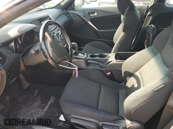 ✅ 2013 Hyundai Genesis Coupe 2.0T • VIN: KMHHT6KD2DU088198 • Lot: 60320215. Wystawiony na Copart z przebiegiem 98 399 mil. Bezpłatny archiwum sprzedaży aukcyjnych z USA i szczegółowy raport historii pojazdu na DreamBid. Zdjęcie 7.