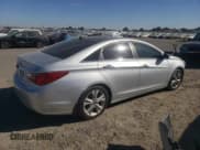 ✅ 2013 Hyundai Sonata SE • VIN: 5NPEC4AC2DH538320 • Lot: 76989084. Listed on Copart with 197,136 mi. Free auction sales archive from the USA and detailed vehicle history report at DreamBid. Image 3.