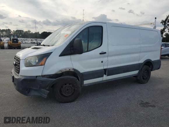 ✅ 2015 Ford Transit Cargo • VIN: 1FTNR1YM6FKA74772 • Лот: 69393405. Опубликован ранее на Copart с пробегом 170 073 миль. Бесплатный доступ к архиву аукционных продаж из США и подробный отчёт об истории автомобиля на DreamBid. Изображение 1.