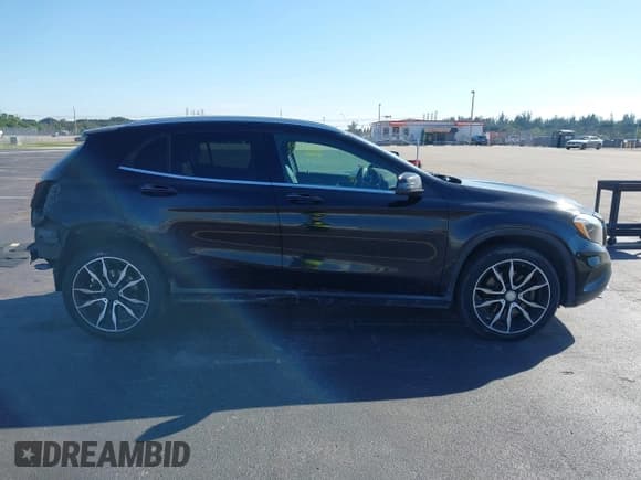 ✅ 2015 Mercedes-Benz GLA 250 • VIN: WDCTG4EB7FJ159198 • Lot: 43575568. Listed on IAAI with 277,223 mi. Free auction sales archive from the USA and detailed vehicle history report at DreamBid. Image 14.