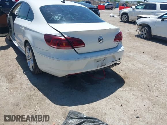 ✅ 2016 Volkswagen CC Executive • VIN: WVWRP7AN8GE518666 • Lot: 42080281. Listed on IAAI with 107,697 mi. Free auction sales archive from the USA and detailed vehicle history report at DreamBid. Image 6.