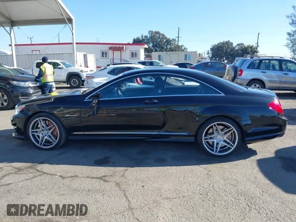 ✅ 2011 Mercedes-Benz CL 63 AMG • VIN: WDDEJ7EBXBA027506 • Лот: 41302526. Опубликован ранее на IAAI с пробегом 104 207 миль. Бесплатный доступ к архиву аукционных продаж из США и подробный отчёт об истории автомобиля на DreamBid. Изображение 14.