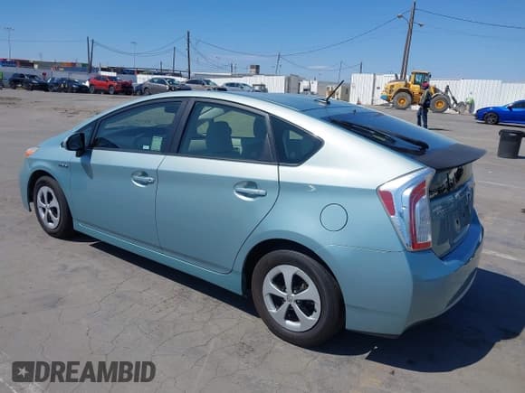 ✅ 2014 Toyota Prius Four • VIN: JTDKN3DU8E1829487 • Lot: 43247685. Wystawiony na IAAI z przebiegiem 143 689 mil. Bezpłatny archiwum sprzedaży aukcyjnych z USA i szczegółowy raport historii pojazdu na DreamBid. Zdjęcie 3.