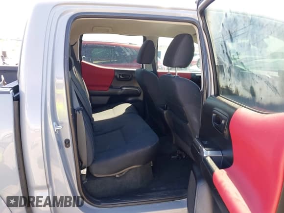 ✅ 2021 Toyota Tacoma TRD Off Road • VIN: 3TMCZ5AN3MM430408 • Lot: 43321325. Wystawiony na IAAI z przebiegiem 93 694 mil. Bezpłatny archiwum sprzedaży aukcyjnych z USA i szczegółowy raport historii pojazdu na DreamBid. Zdjęcie 8.