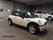 ✅ 2004 MINI Hardtop • VIN: WMWRC33404TC48963 • Lot: 41661909. Wystawiony na IAAI z przebiegiem 182 532 mil. Bezpłatny archiwum sprzedaży aukcyjnych z USA i szczegółowy raport historii pojazdu na DreamBid. Zdjęcie 1.