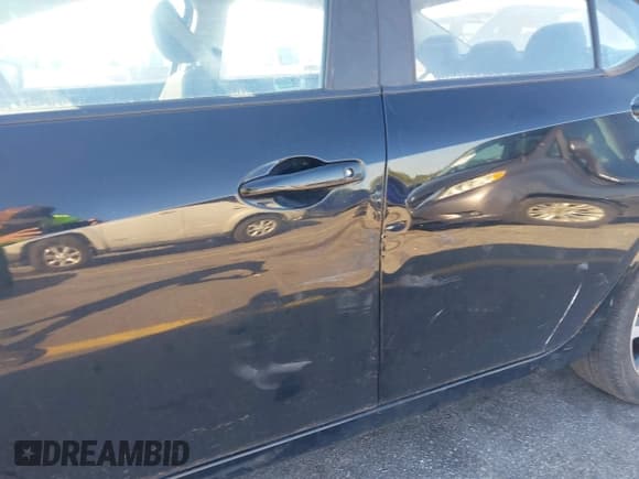 ✅ 2021 Nissan Versa SV • VIN: 3N1CN8EV7ML864900 • Lot: 43636220. Listed on IAAI with 126,110 mi. Free auction sales archive from the USA and detailed vehicle history report at DreamBid. Image 6.