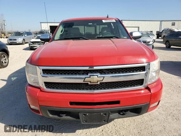 ✅ 2010 Chevrolet Silverado 1500 • VIN: 3GCXKTE24AG233395 • Lot: 49050065. Wystawiony na Copart z przebiegiem 150 481 mil. Bezpłatny archiwum sprzedaży aukcyjnych z USA i szczegółowy raport historii pojazdu na DreamBid. Zdjęcie 5.