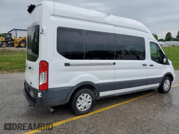✅ 2025 Ford Transit Passenger XL • VIN: 1FBAX2X83SKA19726 • Лот: 59671445. Опубликован ранее на Copart с пробегом 5 704 миль. Бесплатный доступ к архиву аукционных продаж из США и подробный отчёт об истории автомобиля на DreamBid. Изображение 3.