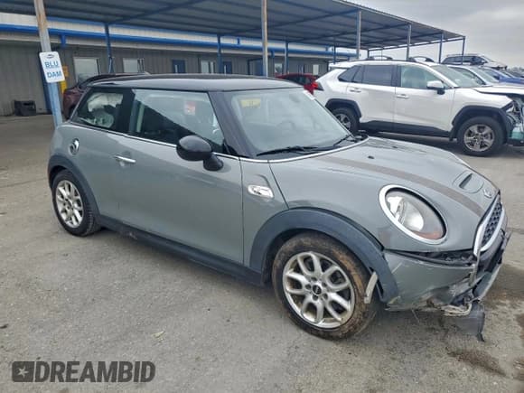 ✅ 2016 MINI Hardtop S • VIN: WMWXP7C56G2A43301 • Lot: 94597885. Listed on Copart with 75,431 mi. Free auction sales archive from the USA and detailed vehicle history report at DreamBid. Image 4.