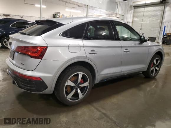 ✅ 2024 Audi Q5 Sportback S line Premium Plus • VIN: WA15AAFY4R2034993 • Лот: 65829575. Опубликован ранее на Copart с пробегом 12 879 миль. Бесплатный доступ к архиву аукционных продаж из США и подробный отчёт об истории автомобиля на DreamBid. Изображение 3.