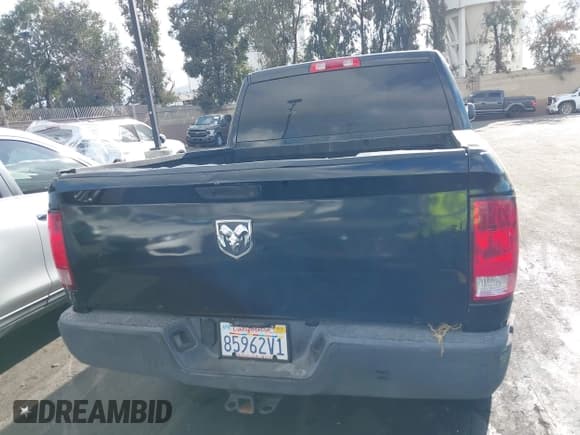 ✅ 2015 Ram 1500 Express • VIN: 1C6RR6KG1FS506029 • Lot: 41878190. Wystawiony na IAAI z przebiegiem 134 295 mil. Bezpłatny archiwum sprzedaży aukcyjnych z USA i szczegółowy raport historii pojazdu na DreamBid. Zdjęcie 16.