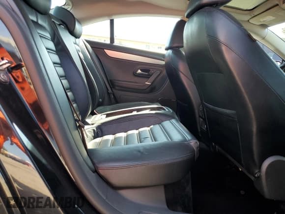 ✅ 2009 Volkswagen CC 4Motion • VIN: WVWGU73CX9E526024 • Lot: 80980873. Wystawiony na Copart z przebiegiem 238 089 mil. Bezpłatny archiwum sprzedaży aukcyjnych z USA i szczegółowy raport historii pojazdu na DreamBid. Zdjęcie 10.