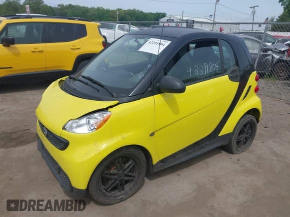 ✅ 2013 Smart fortwo Pure • VIN: WMEEJ3BA5DK663165 • Lot: 42291804. Wystawiony na IAAI z przebiegiem 105 074 mil. Bezpłatny archiwum sprzedaży aukcyjnych z USA i szczegółowy raport historii pojazdu na DreamBid. Zdjęcie 17.