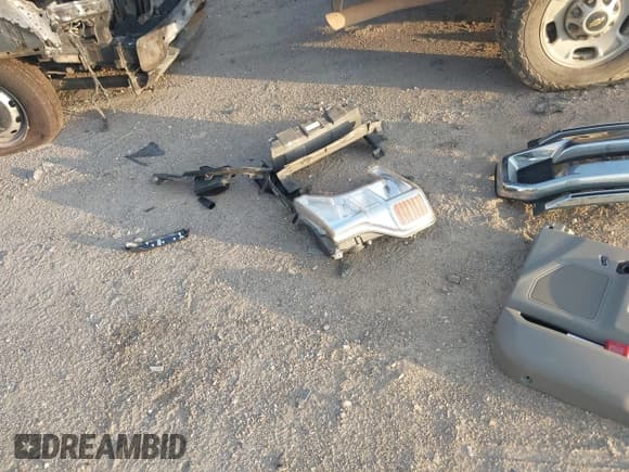 ✅ 2020 Ford F-250 XL • VIN: 1FT7X2B65LED06531 • Lot: 42731563. Wystawiony na IAAI z przebiegiem 33 613 mil. Bezpłatny archiwum sprzedaży aukcyjnych z USA i szczegółowy raport historii pojazdu na DreamBid. Zdjęcie 19.