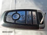 ✅ 2020 Ford Mustang EcoBoost Premium • VIN: 1FA6P8THXL5141998 • Lot: 43567131. Wystawiony na IAAI z przebiegiem 28 021 mil. Bezpłatny archiwum sprzedaży aukcyjnych z USA i szczegółowy raport historii pojazdu na DreamBid. Zdjęcie 11.