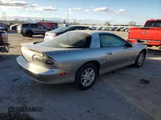2000 Chevrolet Camaro z VIN 2G1FP22K1Y2176316, wystawiony jako Copart lot #42717355 z przebiegiem Nie podano mil oraz Czysty tytuł • Clean title. Historia ofert i sprzedaży dostępna na DreamBid. Obrazek 3.