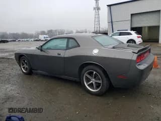 ✅ 2010 Dodge Challenger SE • VIN: 2B3CJ4DV7AH260157 • Lot: 93429425. Listed on Copart with 195,621 mi. Free auction sales archive from the USA and detailed vehicle history report at DreamBid. Image 2.