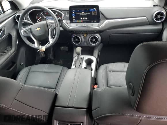 2024 Chevrolet Blazer LT z VIN 3GNKBJR46RS176627, wystawiony jako Copart lot #85931884 z przebiegiem 12 363 mil mil oraz Szkoda całkowita • Salvage title. Historia ofert i sprzedaży dostępna na DreamBid. Obrazek 8.