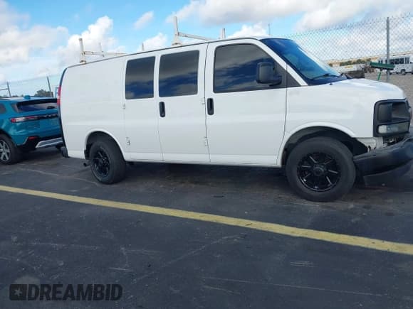 ✅ 2017 Chevrolet Express Cargo • VIN: 1GCWGAFF6H1134198 • Lot: 43830782. Listed on IAAI with 68,282 mi. Free auction sales archive from the USA and detailed vehicle history report at DreamBid. Image 13.