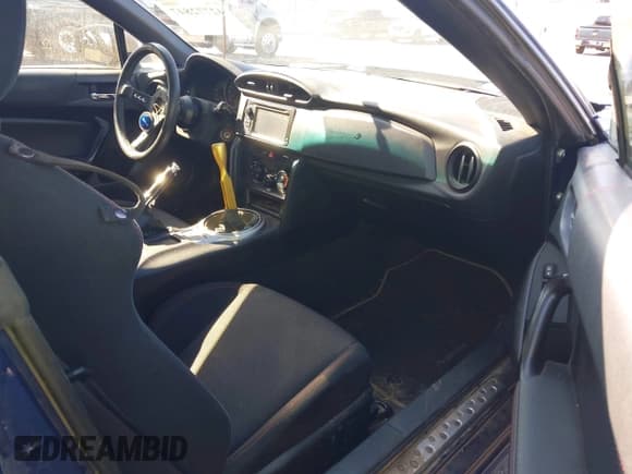 ✅ 2013 Subaru BRZ Premium • VIN: JF1ZCAB13D1608644 • Lot: 42772847. Wystawiony na IAAI z przebiegiem 80 689 mil. Bezpłatny archiwum sprzedaży aukcyjnych z USA i szczegółowy raport historii pojazdu na DreamBid. Zdjęcie 5.