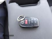 ✅ 2023 Toyota bZ4X XLE • VIN: JTMABACA4PA013900 • Лот: 43239657. Опубликован ранее на IAAI с пробегом 30 517 миль. Бесплатный доступ к архиву аукционных продаж из США и подробный отчёт об истории автомобиля на DreamBid. Изображение 11.