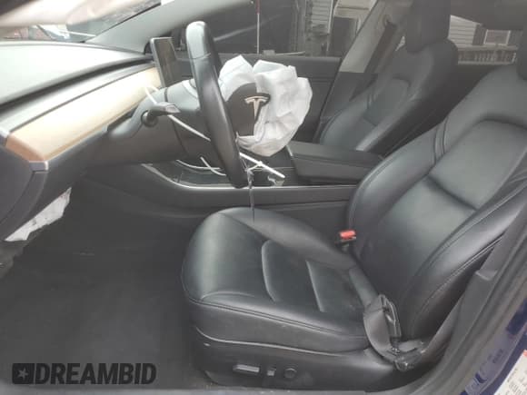 ✅ 2018 Tesla Model 3 Long Range Battery • VIN: 5YJ3E1EB5JF131037 • Lot: 81468995. Wystawiony na Copart z przebiegiem 88 994 mil. Bezpłatny archiwum sprzedaży aukcyjnych z USA i szczegółowy raport historii pojazdu na DreamBid. Zdjęcie 7.