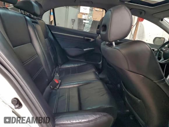 ✅ 2011 Acura CSX • VIN: 2HHFD5E75BH201504 • Lot: 94110275. Wystawiony na Copart z przebiegiem 143 970 mil. Bezpłatny archiwum sprzedaży aukcyjnych z USA i szczegółowy raport historii pojazdu na DreamBid. Zdjęcie 10.