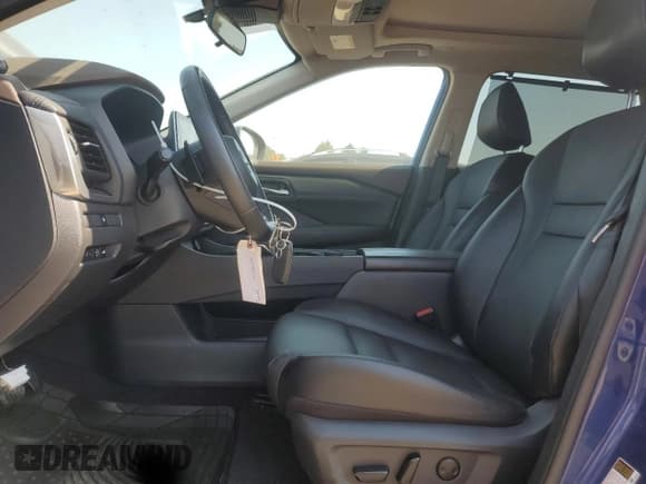 ✅ 2023 Nissan Rogue SV • VIN: 5N1BT3BB1PC881733 • Lot: 68211505. Wystawiony na Copart z przebiegiem 51 102 mil. Bezpłatny archiwum sprzedaży aukcyjnych z USA i szczegółowy raport historii pojazdu na DreamBid. Zdjęcie 7.