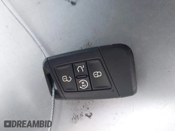 ✅ 2022 Volkswagen Tiguan SE R-Line Black • VIN: 3VVCB7AX3NM097020 • Лот: 43140398. Опубликован ранее на IAAI с пробегом 47 276 миль. Бесплатный доступ к архиву аукционных продаж из США и подробный отчёт об истории автомобиля на DreamBid. Изображение 11.