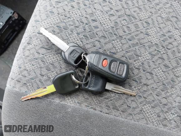 ✅ 2001 Isuzu Rodeo S • VIN: 4S2DM58W614303035 • Lot: 43727468. Wystawiony na IAAI z przebiegiem 208 755 mil. Bezpłatny archiwum sprzedaży aukcyjnych z USA i szczegółowy raport historii pojazdu na DreamBid. Zdjęcie 11.