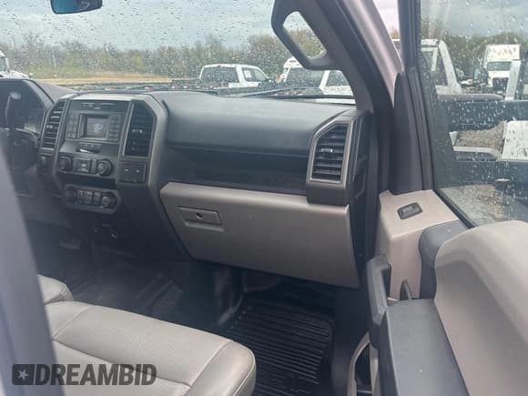 ✅ 2022 Ford F-350 XL • VIN: 1FD8W3HT3NED68650 • Лот: 54902295. Опубликован ранее на Copart с пробегом 399 290 миль. Бесплатный доступ к архиву аукционных продаж из США и подробный отчёт об истории автомобиля на DreamBid. Изображение 5.