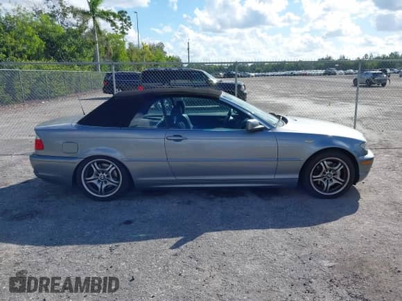 2006 BMW 3 Series 330Ci with VIN WBABW53406PL54200, listed as a IAAI auction lot 43521755 with 88,200 mi miles and . Bid and sale history available at DreamBid. Image 13.