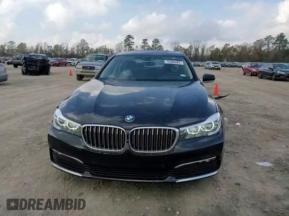 ✅ 2018 BMW 7 Series 740i • VIN: WBA7E2C54JG742927 • Lot: 70306082. Listed on Copart with 69,735 mi. Free auction sales archive from the USA and detailed vehicle history report at DreamBid. Image 11.