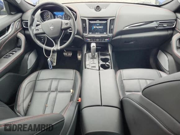 ✅ 2019 Maserati Levante GranSport • VIN: ZN661XUS2KX338567 • Лот: 86448935. Опубликован ранее на Copart с пробегом 29 534 миль. Бесплатный доступ к архиву аукционных продаж из США и подробный отчёт об истории автомобиля на DreamBid. Изображение 8.