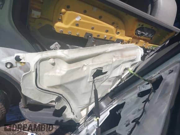 2008 Chevrolet Tahoe 2LT с VIN 1GNFC13068R121035, выставлен на аукционе IAAI как лот 42123735 с пробегом 251 060 миль миль и . История ставок и продаж доступна на DreamBid. Изображение 6.