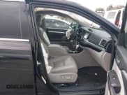 ✅ 2017 Toyota Highlander XLE • VIN: 5TDKZRFH4HS516905 • Лот: 43378819. Опубликован ранее на IAAI с пробегом 109 528 миль. Бесплатный доступ к архиву аукционных продаж из США и подробный отчёт об истории автомобиля на DreamBid. Изображение 5.