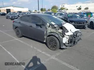 ✅ 2021 Nissan Versa S • VIN: 3N1CN8BV0ML881901 • Лот: 41358614. Опубликован ранее на IAAI с пробегом 106 659 миль. Бесплатный доступ к архиву аукционных продаж из США и подробный отчёт об истории автомобиля на DreamBid. Изображение 1.