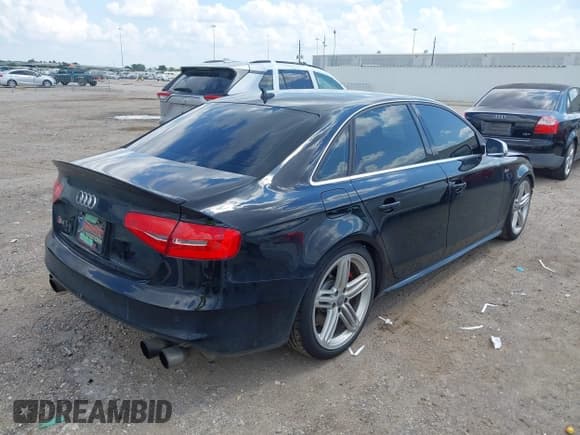 ✅ 2014 Audi S4 Premium Plus • VIN: WAUBGAFL8EA066662 • Лот: 43130045. Опубликован ранее на IAAI с пробегом 113 220 миль. Бесплатный доступ к архиву аукционных продаж из США и подробный отчёт об истории автомобиля на DreamBid. Изображение 4.