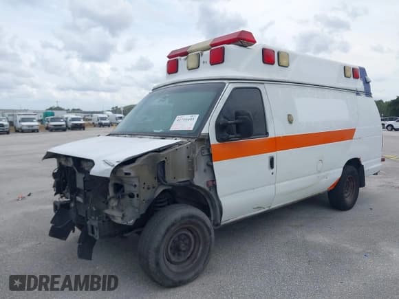 ✅ 2009 Ford E-Series Commercial • VIN: 1FDSS34PX9DA32550 • Лот: 41710405. Опубликован ранее на IAAI с пробегом 391 668 миль. Бесплатный доступ к архиву аукционных продаж из США и подробный отчёт об истории автомобиля на DreamBid. Изображение 2.