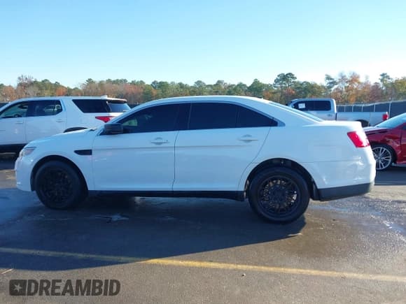 ✅ 2015 Ford Police Interceptor • VIN: 1FAHP2MK6FG154434 • Lot: 43709632. Wystawiony na IAAI z przebiegiem 125 881 mil. Bezpłatny archiwum sprzedaży aukcyjnych z USA i szczegółowy raport historii pojazdu na DreamBid. Zdjęcie 15.