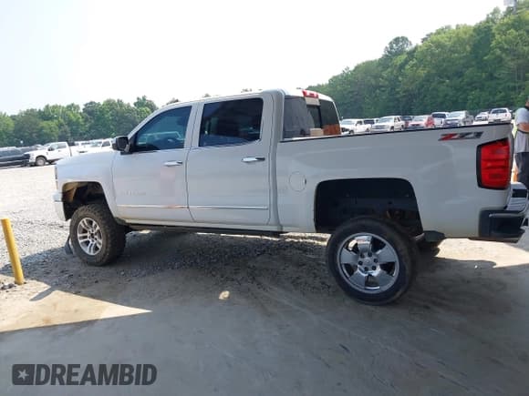 ✅ 2015 Chevrolet Silverado 1500 LTZ • VIN: 3GCUKSEC3FG325336 • Лот: 42412704. Опубликован ранее на IAAI с пробегом 256 838 миль. Бесплатный доступ к архиву аукционных продаж из США и подробный отчёт об истории автомобиля на DreamBid. Изображение 14.