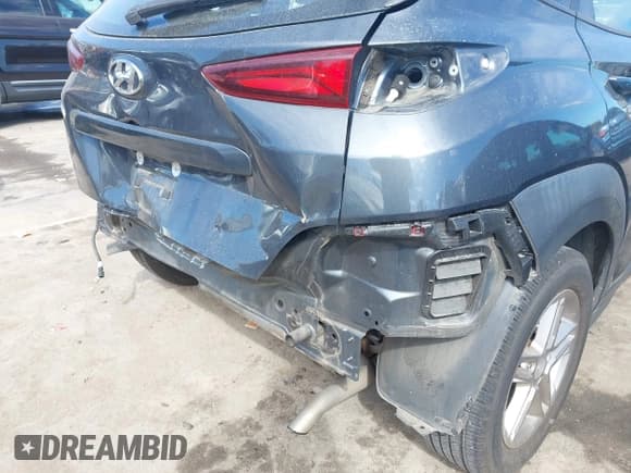 ✅ 2020 Hyundai Kona SE • VIN: KM8K12AA2LU474596 • Лот: 43411037. Опубликован ранее на IAAI с пробегом 98 306 миль. Бесплатный доступ к архиву аукционных продаж из США и подробный отчёт об истории автомобиля на DreamBid. Изображение 17.