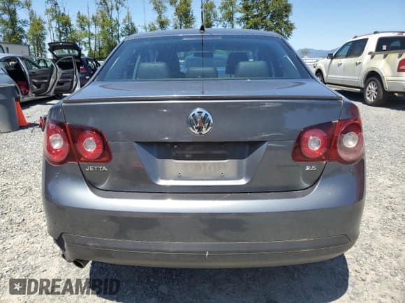 ✅ 2010 Volkswagen Jetta Limited Edition • VIN: 3VWAZ7AJ5AM099663 • Lot: 58526265. Listed on Copart with 121,827 mi. Free auction sales archive from the USA and detailed vehicle history report at DreamBid. Image 6.