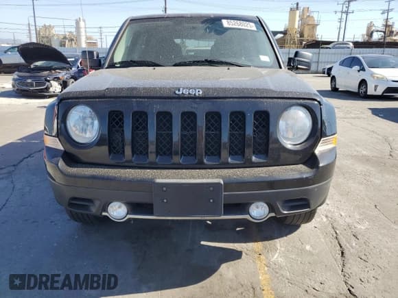✅ 2014 Jeep Patriot Limited • VIN: 1C4NJRCB2ED700929 • Lot: 85268025. Wystawiony na Copart z przebiegiem 123 988 mil. Bezpłatny archiwum sprzedaży aukcyjnych z USA i szczegółowy raport historii pojazdu na DreamBid. Zdjęcie 5.