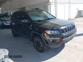 ✅ 2019 Jeep Compass Trailhawk • VIN: 3C4NJDDB0KT595699 • Lot: 43268651. Wystawiony na IAAI z przebiegiem 28 868 mil. Bezpłatny archiwum sprzedaży aukcyjnych z USA i szczegółowy raport historii pojazdu na DreamBid. Zdjęcie 1.