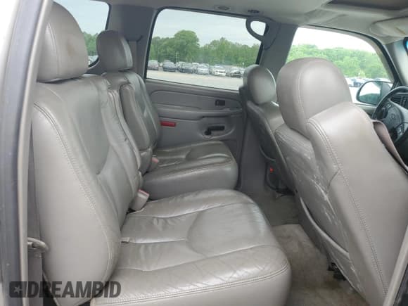 ✅ 2004 Chevrolet Suburban LT • VIN: 3GNFK16T44G148589 • Лот: 54187005. Опубликован ранее на Copart с пробегом 314 836 миль. Бесплатный доступ к архиву аукционных продаж из США и подробный отчёт об истории автомобиля на DreamBid. Изображение 11.