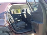 ✅ 2018 Chevrolet Traverse LT Cloth • VIN: 1GNERGKW9JJ147930 • Lot: 43468427. Wystawiony na IAAI z przebiegiem 107 643 mil. Bezpłatny archiwum sprzedaży aukcyjnych z USA i szczegółowy raport historii pojazdu na DreamBid. Zdjęcie 8.