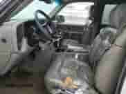 2000 Chevrolet Silverado 2500 LT с VIN 1GCGK29U8YE113106, выставлен на аукционе Copart как лот 51985305 с пробегом 296 670 миль миль и Списание • Salvage title. История ставок и продаж доступна на DreamBid. Изображение 7.