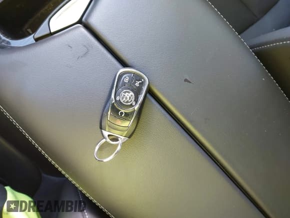 ✅ 2019 Buick Envision Essence • VIN: LRBFXCSA8KD025719 • Лот: 43483595. Опубликован ранее на IAAI с пробегом 72 167 миль. Бесплатный доступ к архиву аукционных продаж из США и подробный отчёт об истории автомобиля на DreamBid. Изображение 11.