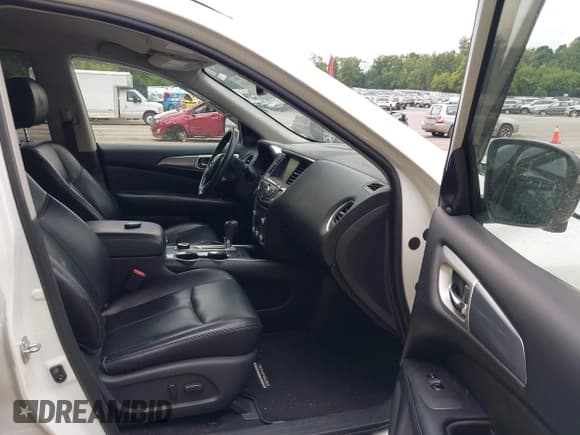 ✅ 2018 Nissan Pathfinder SL • VIN: 5N1DR2MM4JC641258 • Лот: 42828121. Опубликован ранее на IAAI с пробегом 137 987 миль. Бесплатный доступ к архиву аукционных продаж из США и подробный отчёт об истории автомобиля на DreamBid. Изображение 5.